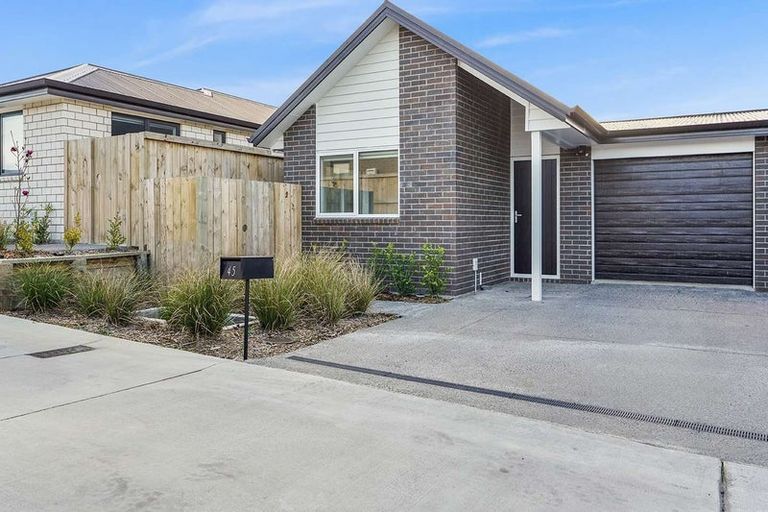 Photo of property in 45 Waruhia Crescent, Rototuna North, 3281