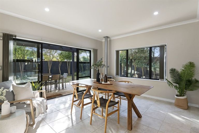 Photo of property in 7 Stoneleigh Green, Parklands, Christchurch, 8083