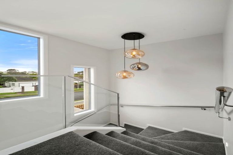 Photo of property in 10c Clensmore Place, Torbay, Auckland, 0630