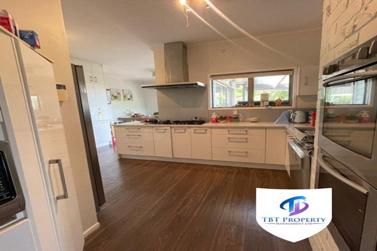 Photo of property in 12a Beach Road, Mellons Bay, Auckland, 2014