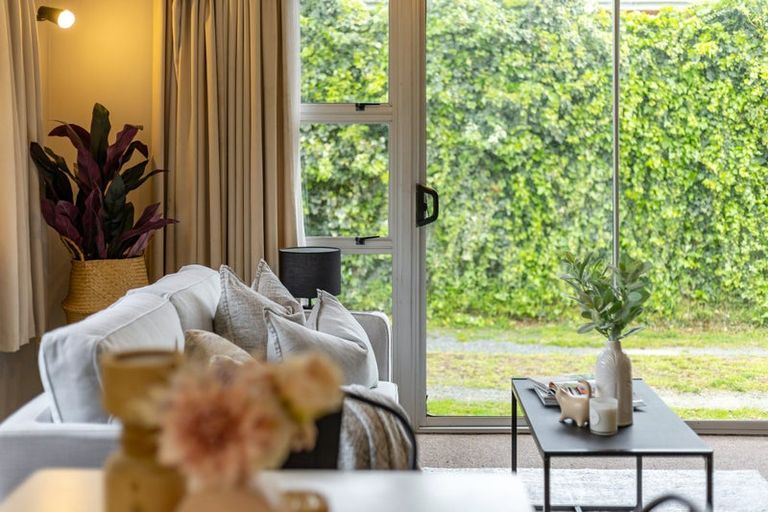 Photo of property in 2/6 Cluny Road, Plimmerton, Porirua, 5026