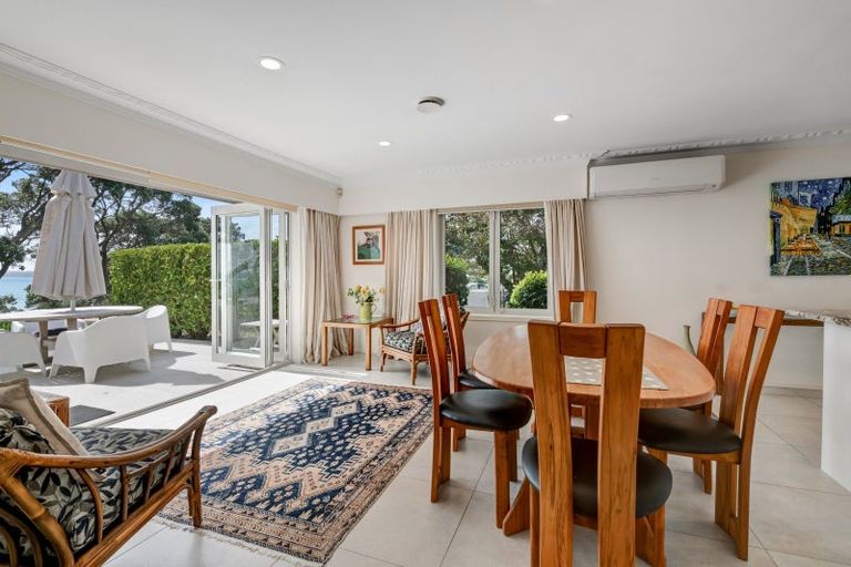 Photo of property in 11 Elgin Place, Red Beach, 0932