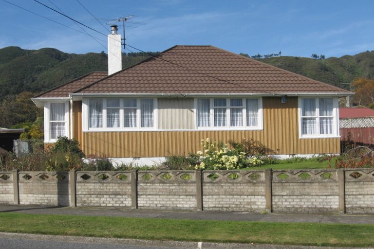 Photo of property in 18 Fleet Street, Naenae, Lower Hutt, 5011