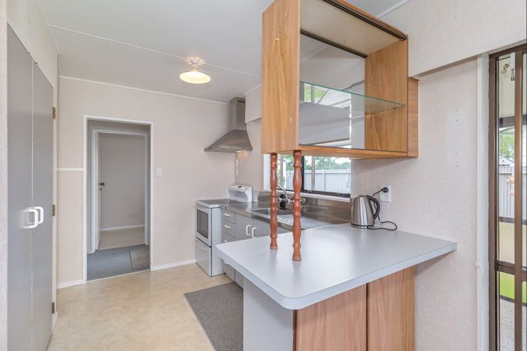 Photo of property in 104 Ryder Crescent, Levin, 5510