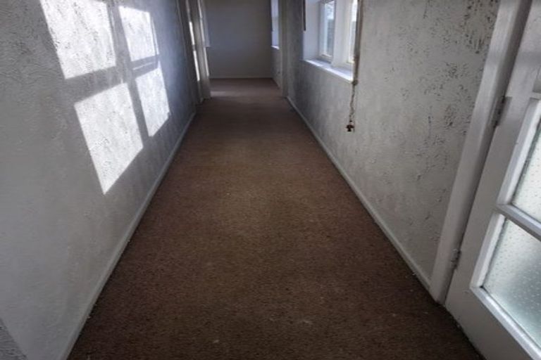 Photo of property in 62 Woodglen Road, Glen Eden, Auckland, 0602