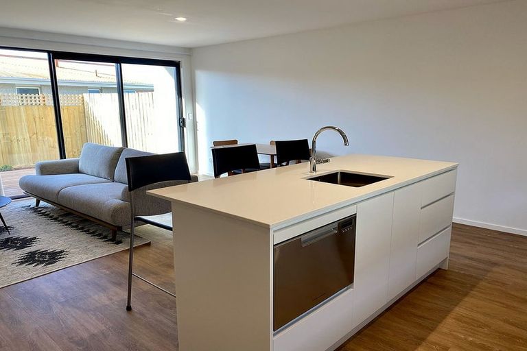 Photo of property in 2/45 Division Street, Riccarton, Christchurch, 8041