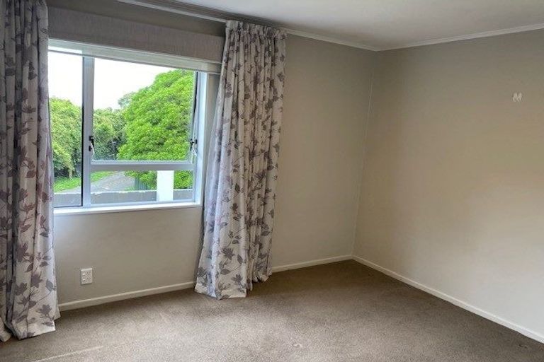 Photo of property in 4/49 Maungaraki Road, Korokoro, Lower Hutt, 5012
