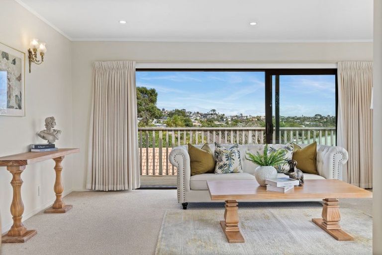 Photo of property in 18 Folkestone Street, Murrays Bay, Auckland, 0630