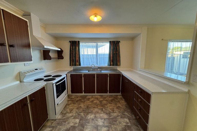 Photo of property in 15 Hillcrest Drive, Kelvin Grove, Palmerston North, 4414