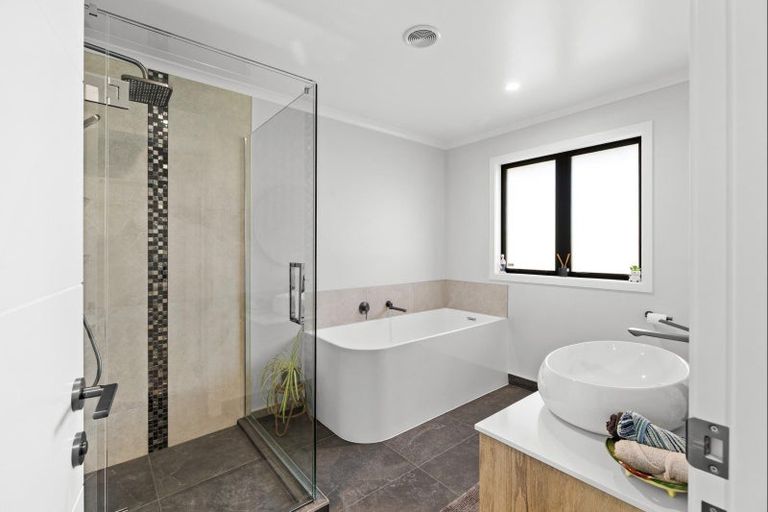 Photo of property in 230 Valley Views, Fitzherbert, Palmerston North, 4472