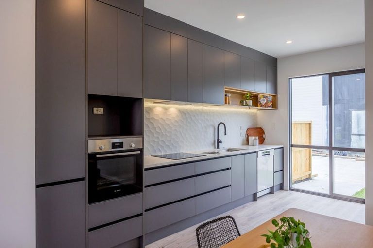 Photo of property in 67 Papatupu Way, Kumeu, 0810