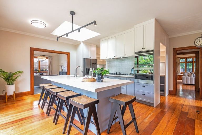 Photo of property in 10 Saint Johns Avenue, Palmerston North, 4414
