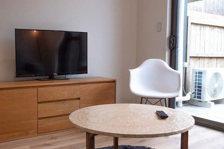 Photo of property in 67c Divich Avenue, Te Atatu South, Auckland, 0610