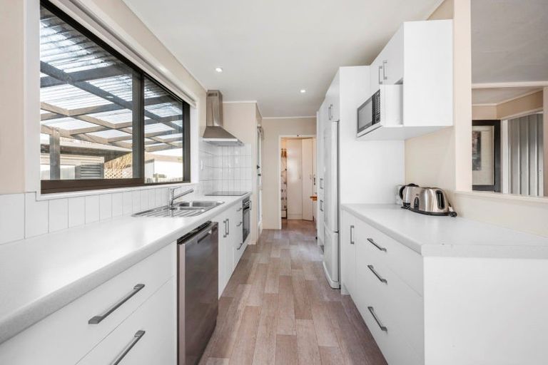 Photo of property in 43 Dickens Street, Owhata, Rotorua, 3010