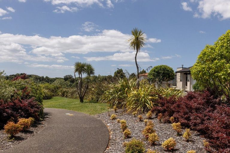 Photo of property in 30 Broadwater Close, Pyes Pa, Tauranga, 3112