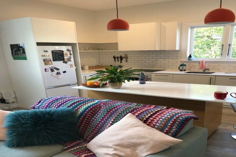 Photo of property in 86 Roxburgh Street, Mount Victoria, Wellington, 6011