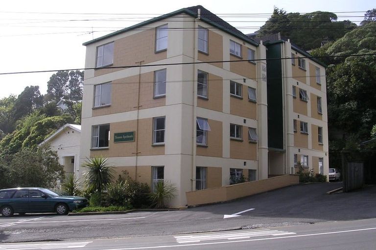 Photo of property in 2/161 Glenmore Street, Kelburn, Wellington, 6012