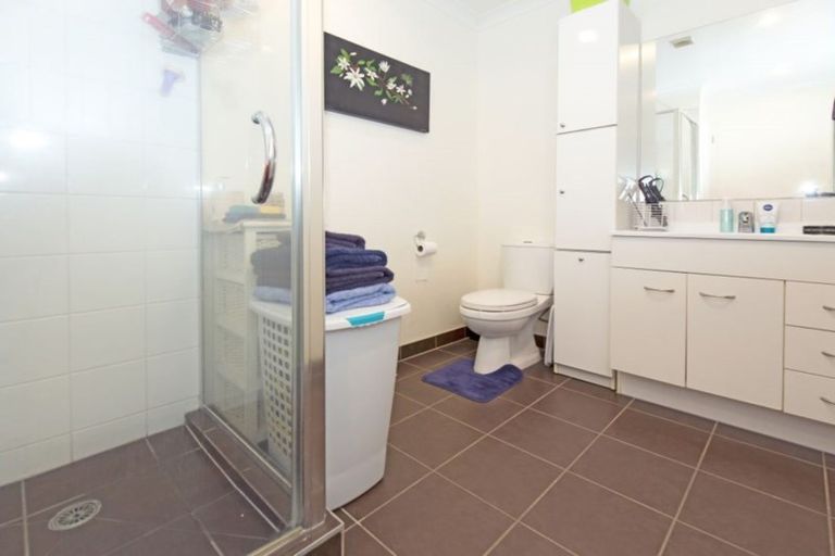 Photo of property in Santa Rosa, 1/340 Gulf Harbour Drive, Gulf Harbour, Whangaparaoa, 0930