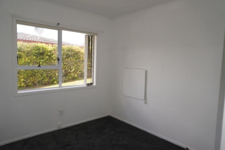 Photo of property in 27 Lyons Avenue, Murrays Bay, Auckland, 0630