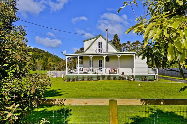 Photo of property in 20 Waitoki Road, Waitoki, Kaukapakapa, 0871