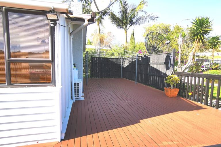 Photo of property in 17 Dolbear Street, Titirangi, Auckland, 0604
