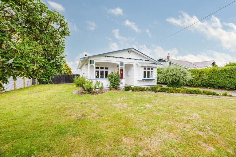 Photo of property in 14 Francis Drake Street, Waipukurau, 4200