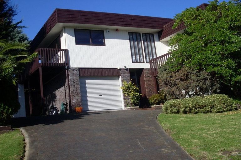 Photo of property in 18 Prince Regent Drive, Half Moon Bay, Auckland, 2012