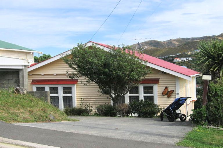Photo of property in 20 Albert Street, Island Bay, Wellington, 6023
