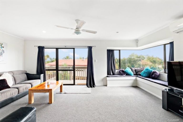 Photo of property in 67 Puriri Road, Pukekohe, 2120