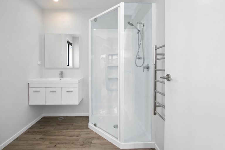 Photo of property in 2/16 Betley Crescent, Fairview Downs, Hamilton, 3214