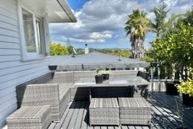 Photo of property in 29 Sylvan Crescent, Te Atatu South, Auckland, 0610