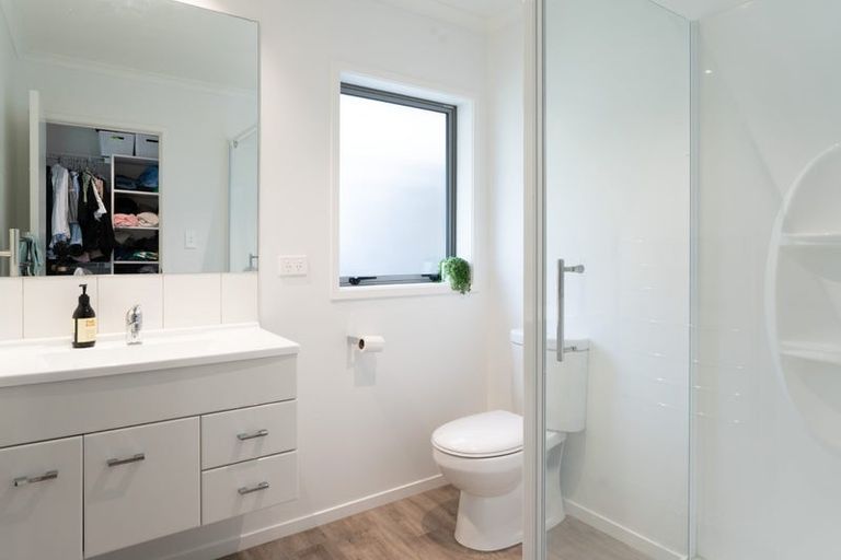 Photo of property in 21 Bickerton Rise, Churton Park, Wellington, 6037