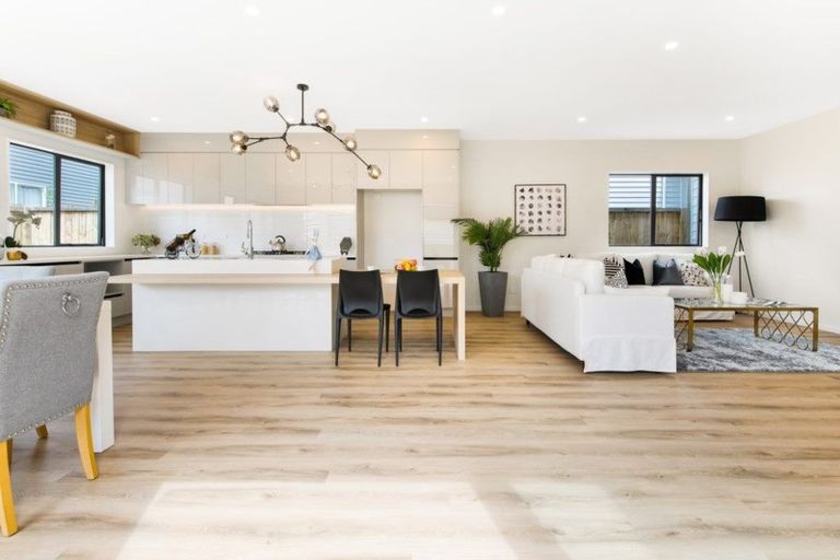 Photo of property in 15 Kearns Drive, Hobsonville, Auckland, 0616