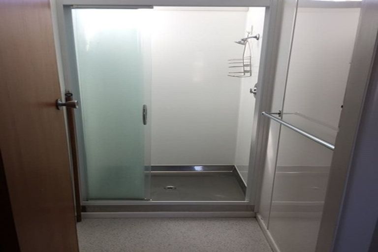 Photo of property in 8 Evelyn Place, Welbourn, New Plymouth, 4310