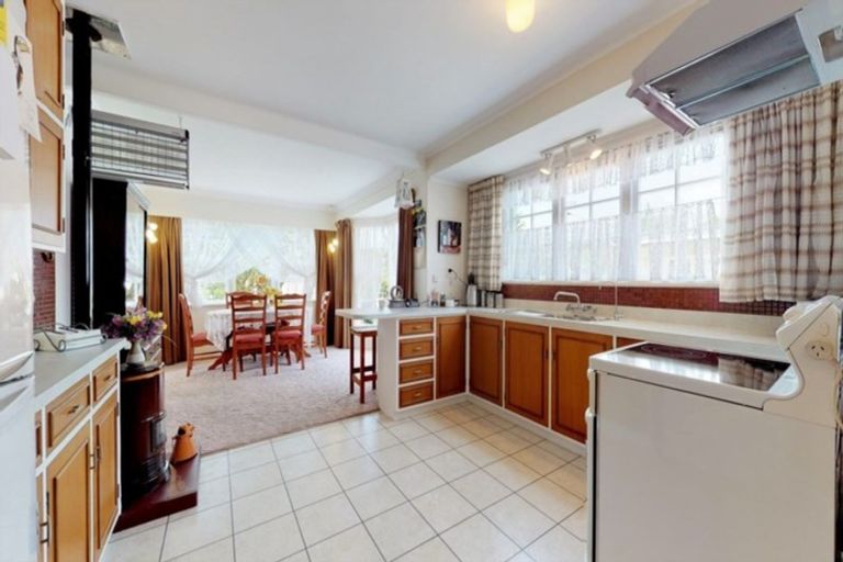 Photo of property in 1 Byrd Street, Levin, 5510