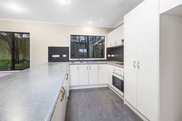 Photo of property in 13 Hercules Drive, Henderson, Auckland, 0612