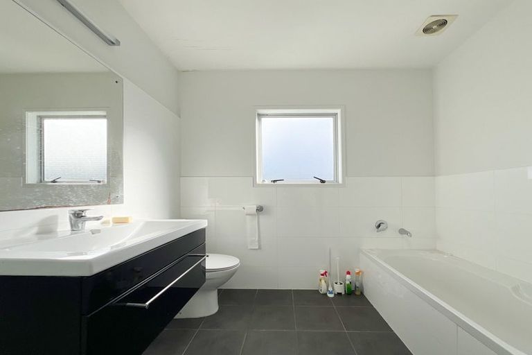 Photo of property in 42 Monarch Avenue, Hillcrest, Auckland, 0627