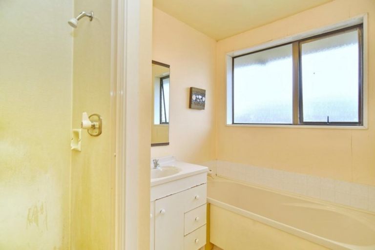 Photo of property in 11a Mulberry Place, Redwood, Christchurch, 8051