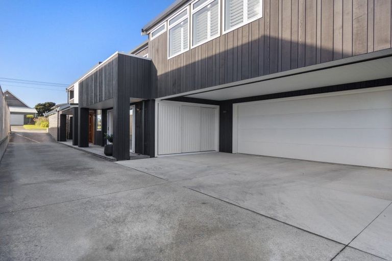 Photo of property in 112 Karewa Parade, Papamoa Beach, Papamoa, 3118