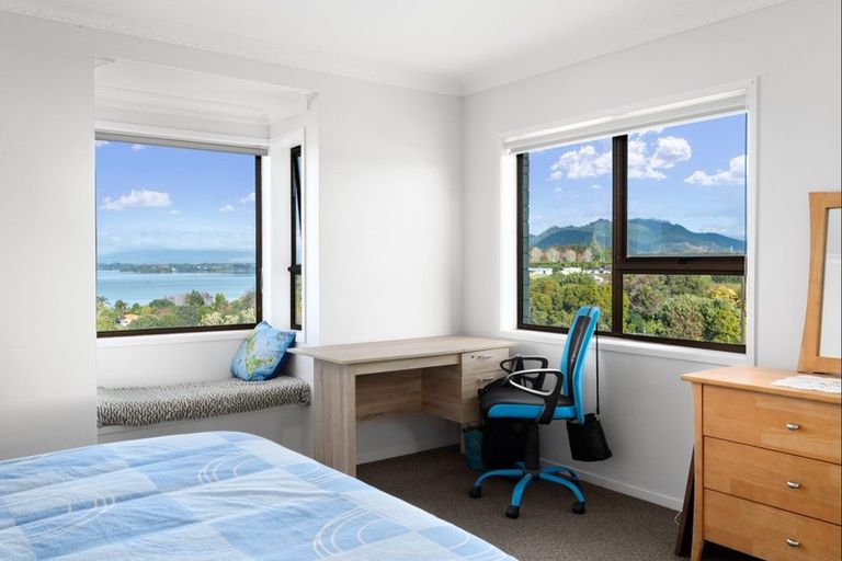 Photo of property in 16 Adela Stewart Drive West, Athenree, Waihi Beach, 3177