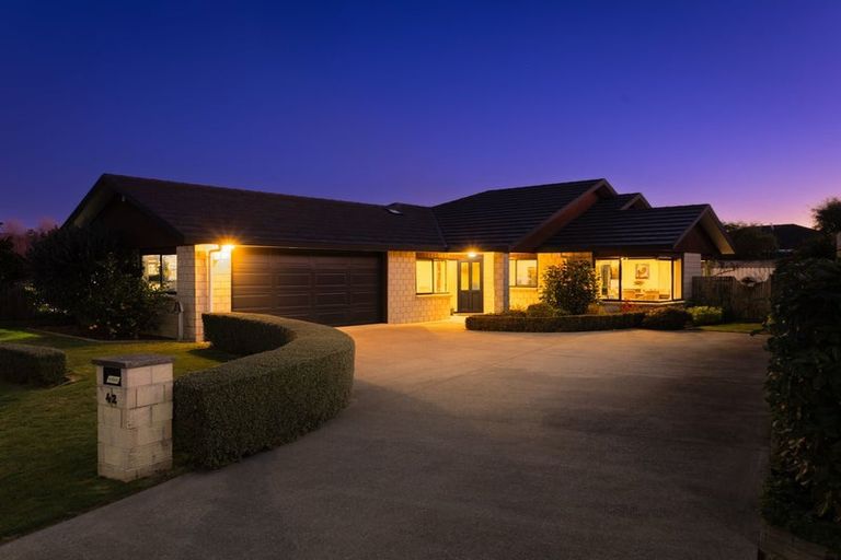 Photo of property in 42 Campion Road, Waikanae Beach, Waikanae, 5036