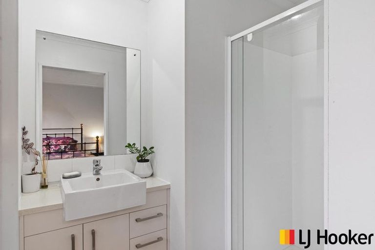 Photo of property in 16 Margarita Rise, Pukekohe, 2120