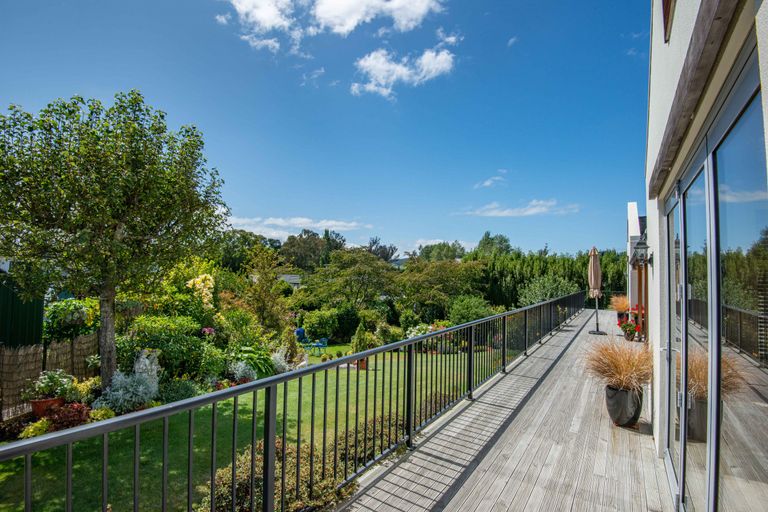 Photo of property in 17 Orchard Grove, East Taieri, Mosgiel, 9024