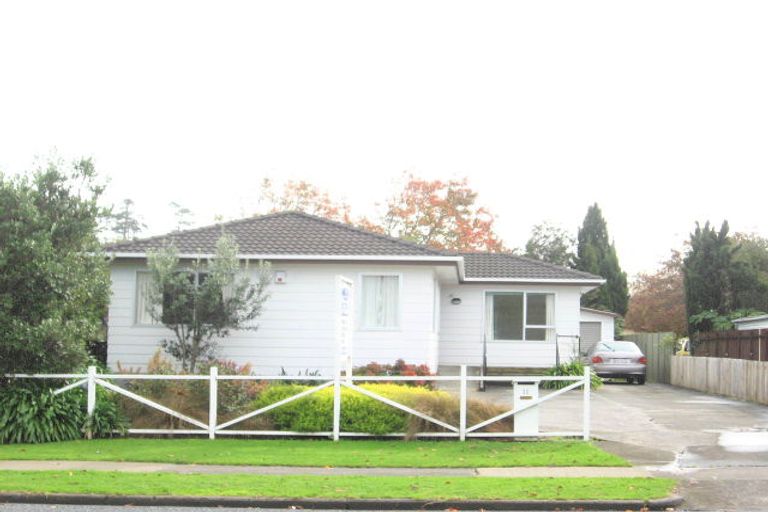 Photo of property in 11 Casuarina Road, Half Moon Bay, Auckland, 2012