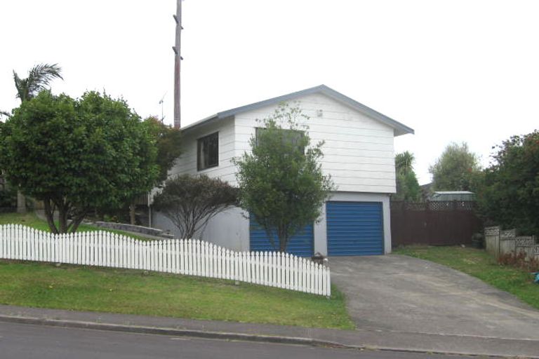 Photo of property in 90 Athena Drive, Totara Vale, Auckland, 0629