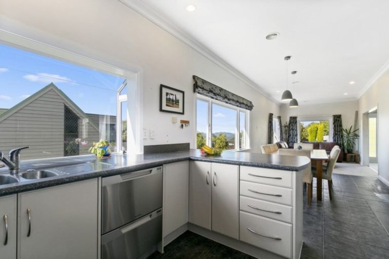 Photo of property in 18 Stanhope Grove, Korokoro, Lower Hutt, 5012