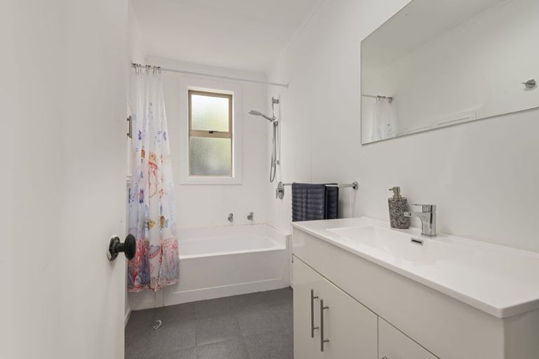 Photo of property in 9-15 Nikau Street, Tokomaru, Palmerston North, 4474