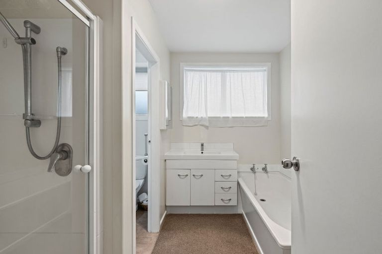 Photo of property in 12 Cowper Place, Avondale, Christchurch, 8061