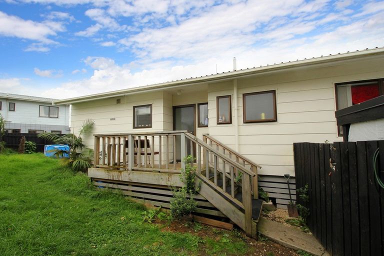 Photo of property in 2/38 Maplesden Drive, Clendon Park, Auckland, 2103