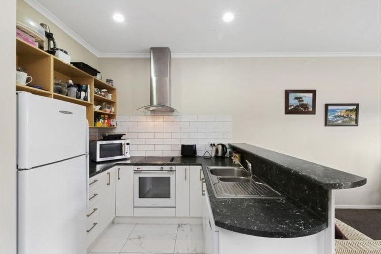 Photo of property in 44/11 The Avenue, Albany, Auckland, 0632